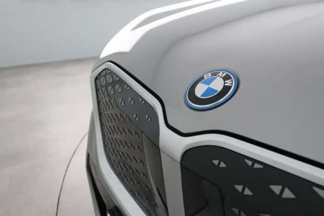 BMW iX1 (2025) thumbnail 32