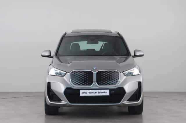 BMW iX1 (2025) thumbnail 8