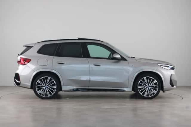 BMW iX1 (2025) thumbnail 10