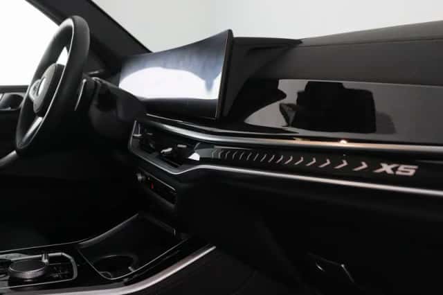 BMW X5 (2025) thumbnail 14