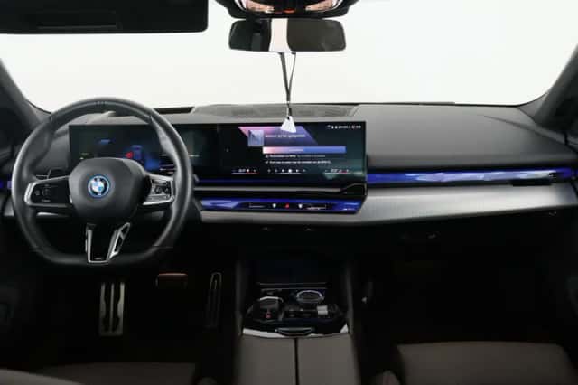 BMW i5 (2025) thumbnail 15