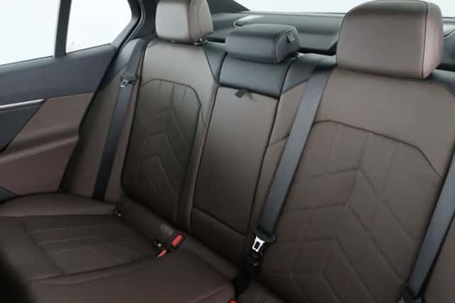 BMW i5 (2025) thumbnail 18