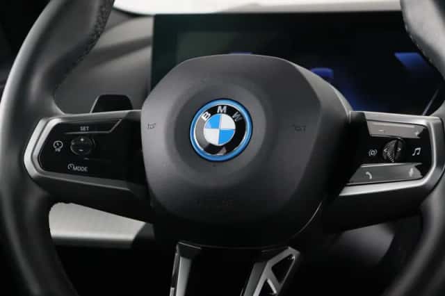 BMW i5 (2025) thumbnail 3