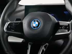 BMW i5 (2025) thumbnail 3