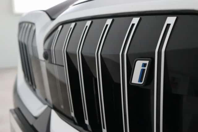 BMW i5 (2025) thumbnail 34