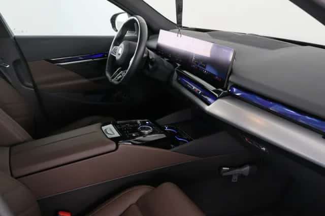 BMW i5 (2025) thumbnail 37