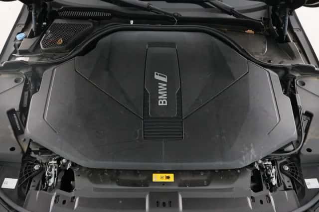 BMW i5 (2025) thumbnail 5