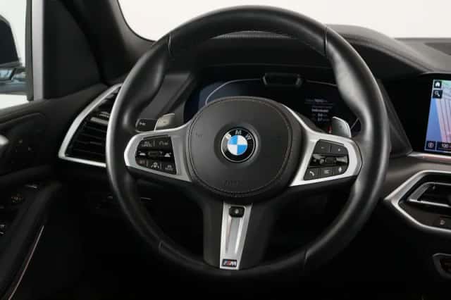 BMW X5 (2023) thumbnail 2