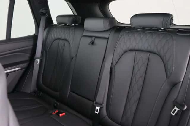 BMW X5 (2023) thumbnail 17