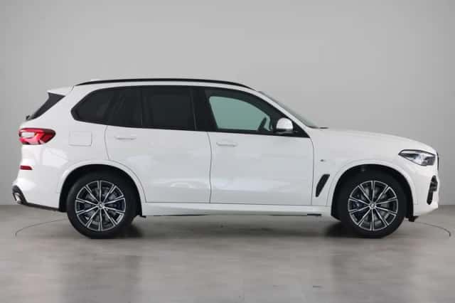 BMW X5 (2023) thumbnail 9