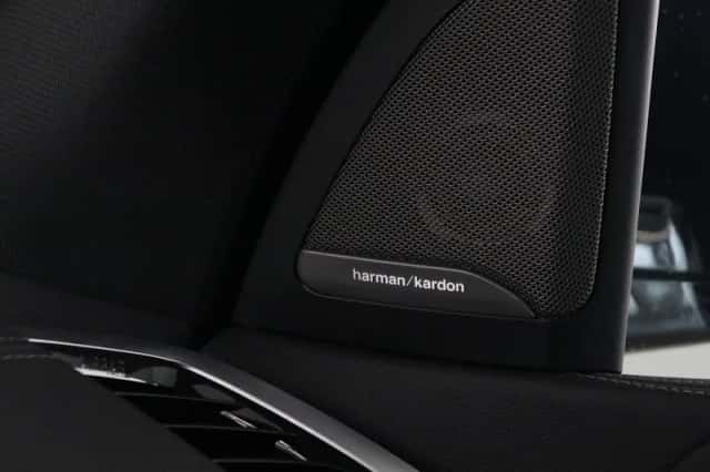 BMW X5 (2021) thumbnail 16
