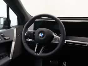 BMW iX (2026) thumbnail 16