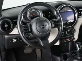 MINI Cabrio (2022) thumbnail 2