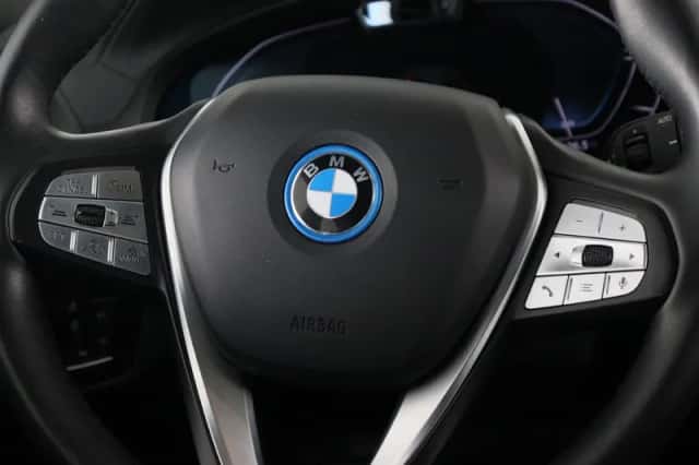 BMW iX3 (2022) thumbnail 19
