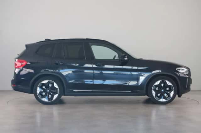 BMW iX3 (2022) thumbnail 4
