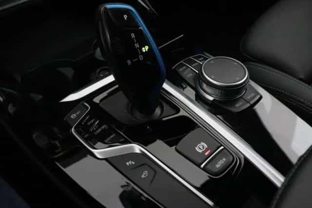 BMW iX3 (2022) thumbnail 9