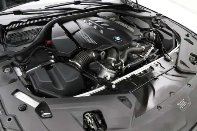 BMW 8-Serie (2023) thumbnail 4