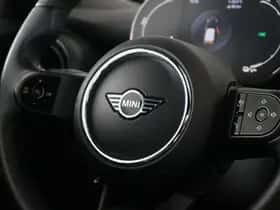 MINI Electric (2022) thumbnail 23