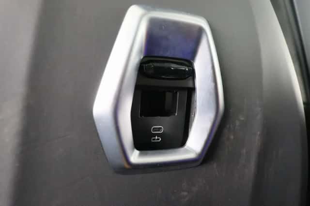 BMW X5M (2025) thumbnail 25