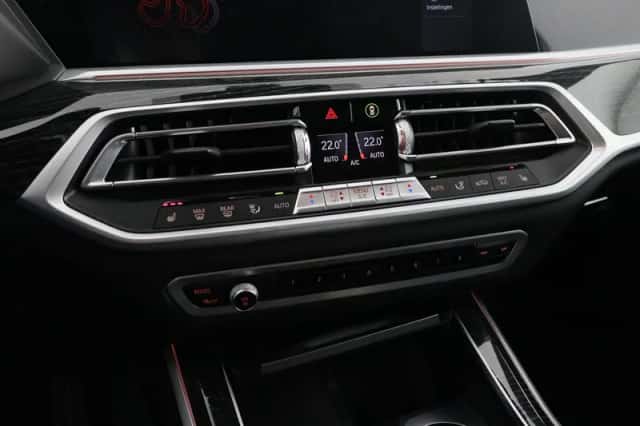 BMW X7 (2021) thumbnail 10