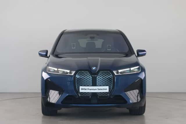 BMW iX (2022) thumbnail 2