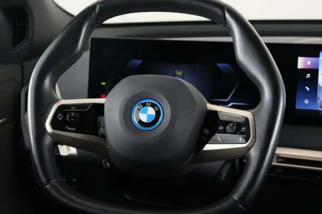 BMW iX (2022) thumbnail 21