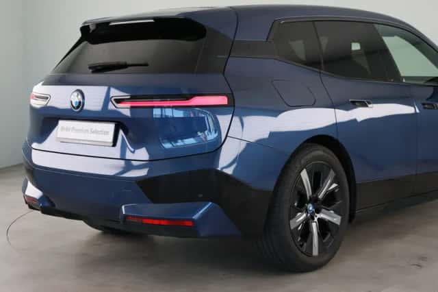BMW iX (2022) thumbnail 24