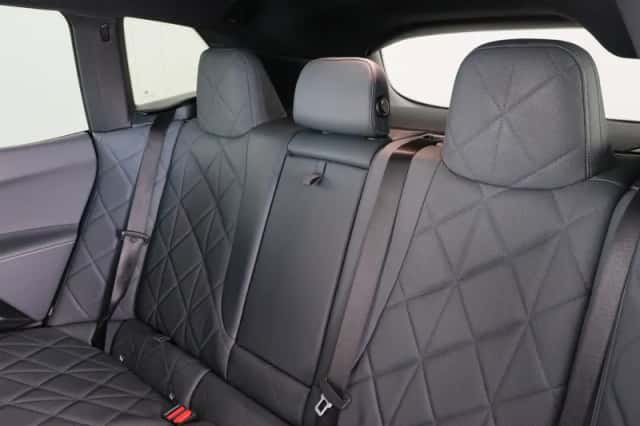 BMW iX (2022) thumbnail 26