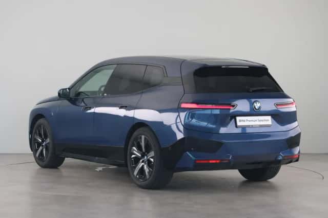 BMW iX (2022) thumbnail 7