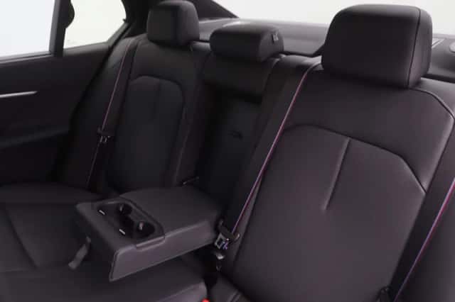 BMW M5 (2026) thumbnail 16