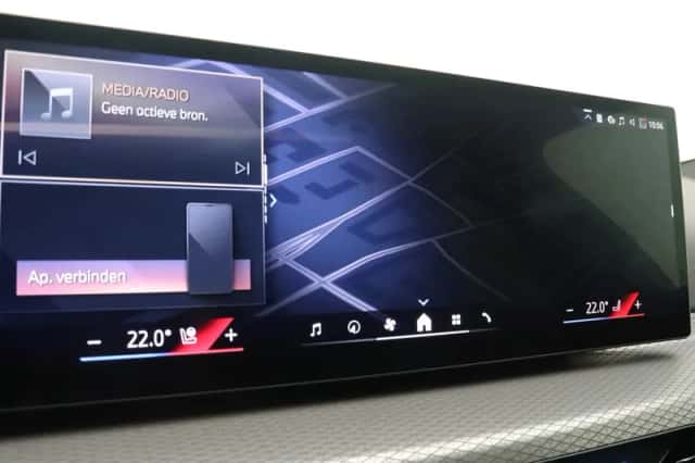 BMW i4 (2026) thumbnail 24