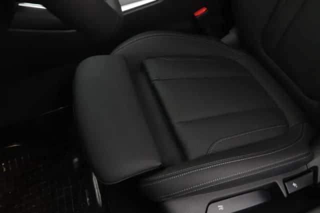 BMW i4 (2026) thumbnail 14