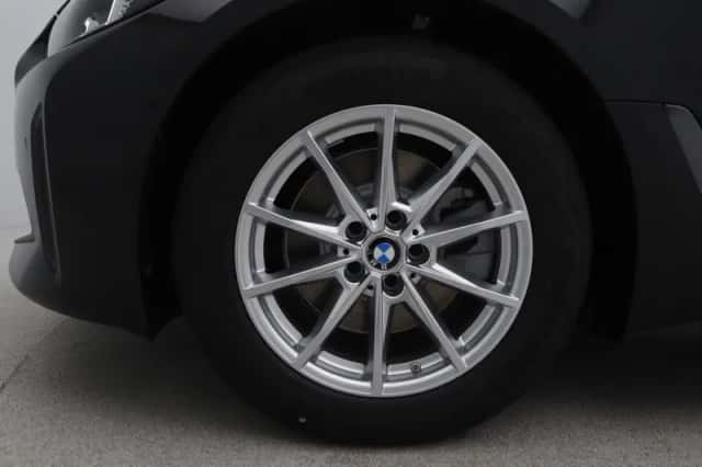 BMW i4 (2026) thumbnail 17