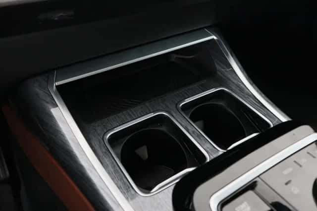 BMW i7 (2022) thumbnail 18