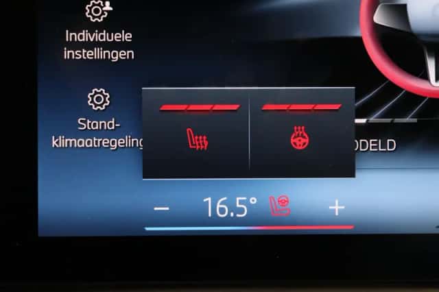 BMW i7 (2022) thumbnail 23