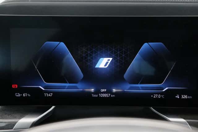 BMW i7 (2022) thumbnail 4