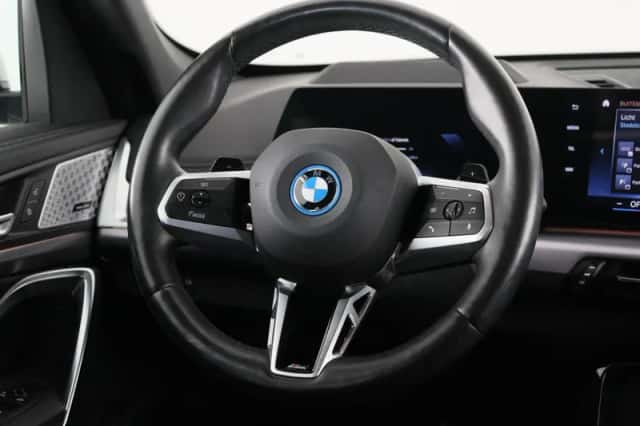 BMW X1 (2023) thumbnail 2