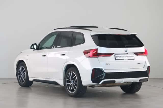 BMW X1 (2023) thumbnail 11