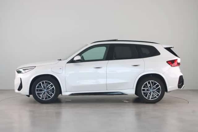 BMW X1 (2023) thumbnail 12
