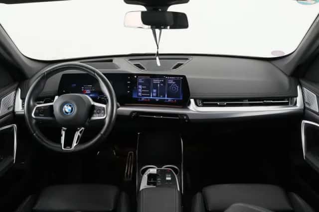 BMW X1 (2023) thumbnail 13