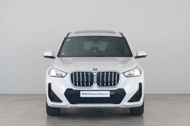 BMW X1 (2023) thumbnail 6