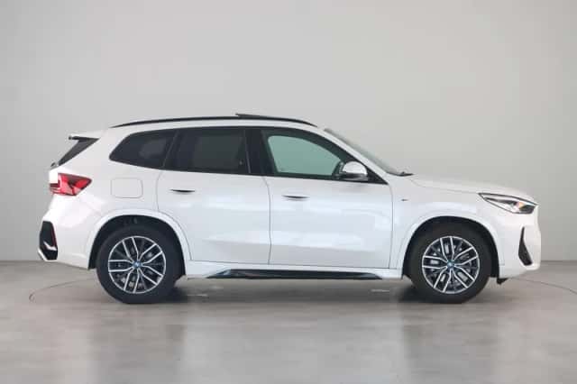 BMW X1 (2023) thumbnail 8