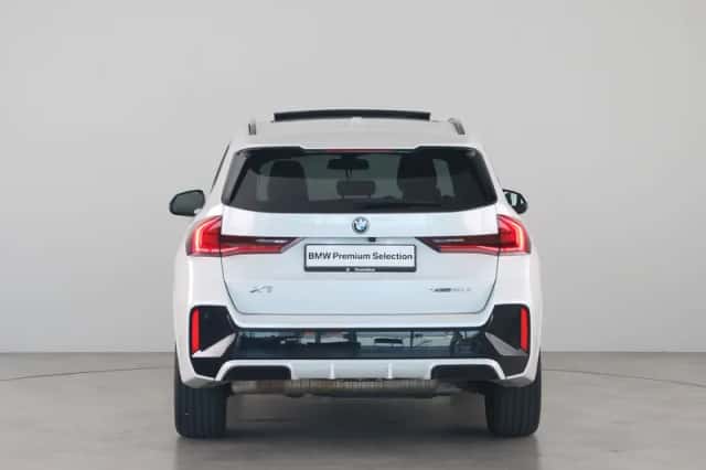 BMW X1 (2023) thumbnail 10