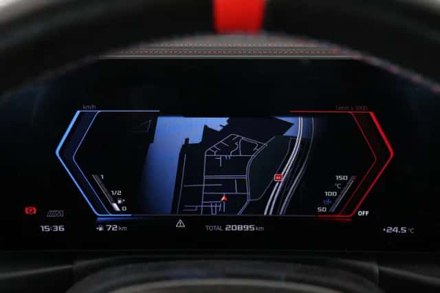 BMW M4 (2025) thumbnail 4