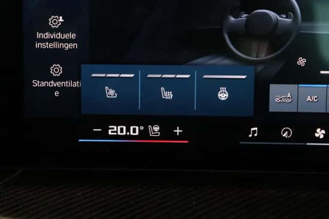 BMW M4 (2025) thumbnail 31