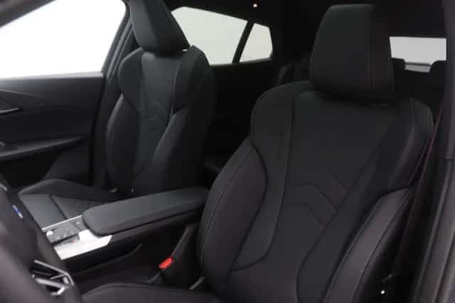 BMW iX2 (2026) thumbnail 4