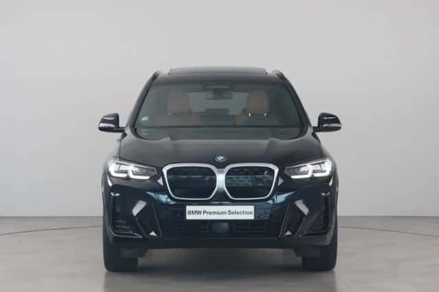 BMW iX3 (2022) thumbnail 2