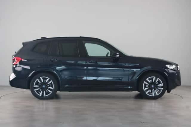 BMW iX3 (2022) thumbnail 4