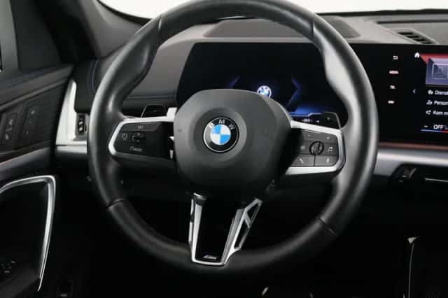 BMW X1 (2022) thumbnail 2