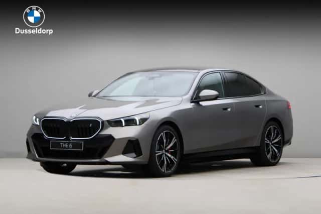 BMW i5 (2026) thumbnail 1